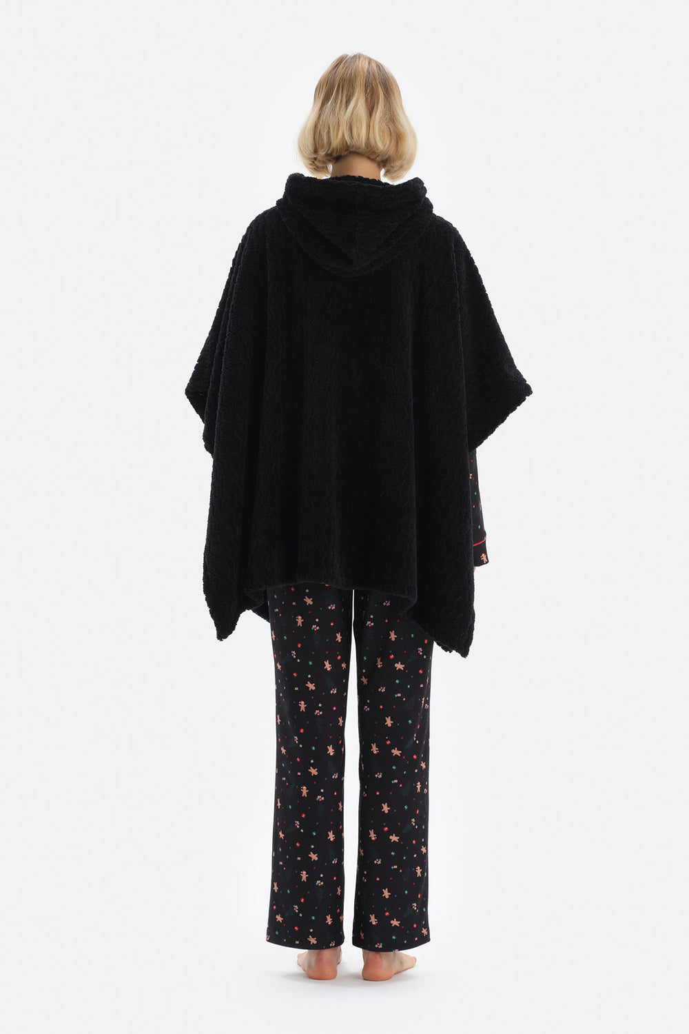 BLACK ROBE