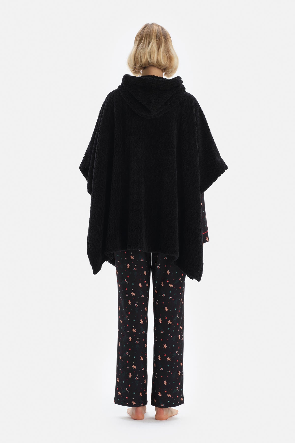 BLACK ROBE
