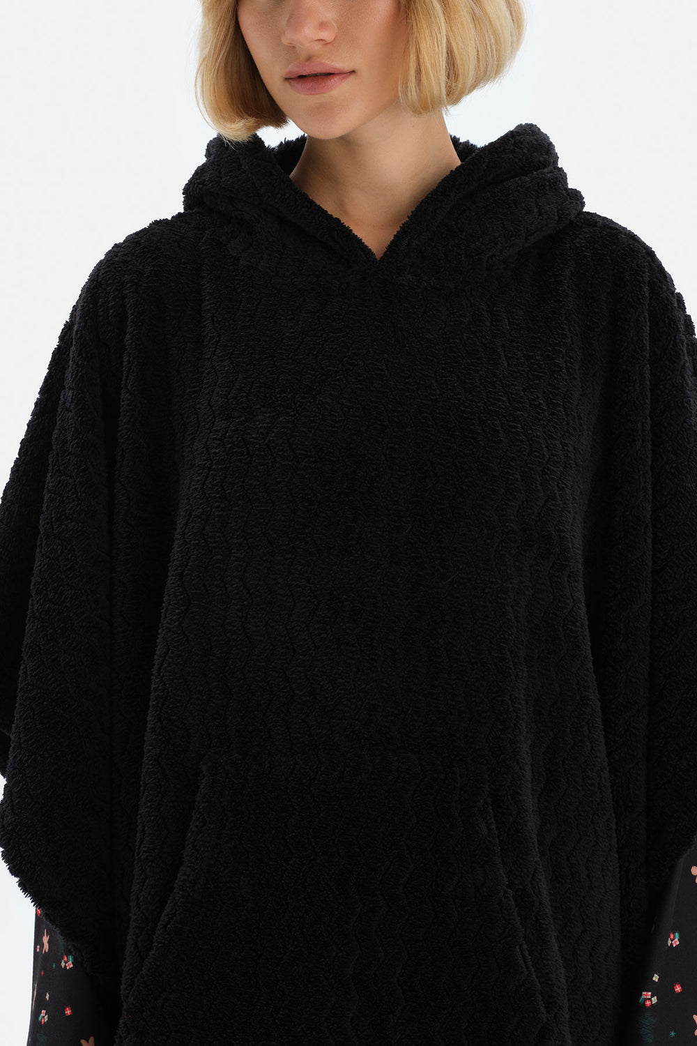 BLACK ROBE