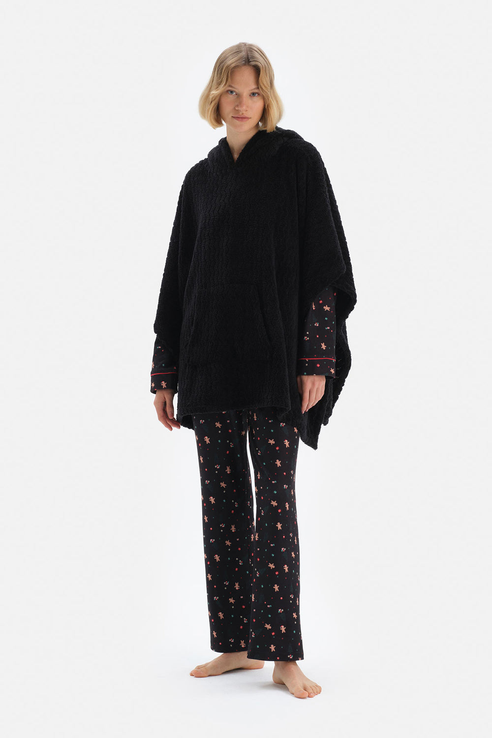 BLACK ROBE