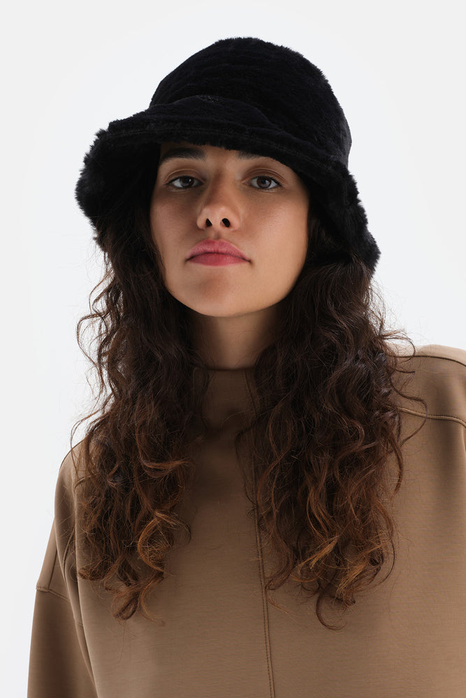 BLACK HAT