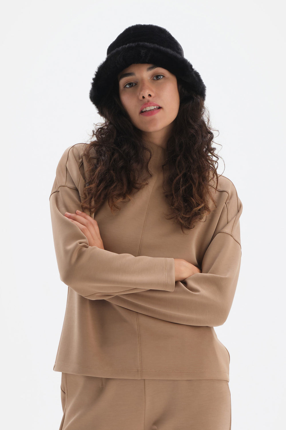 BLACK HAT