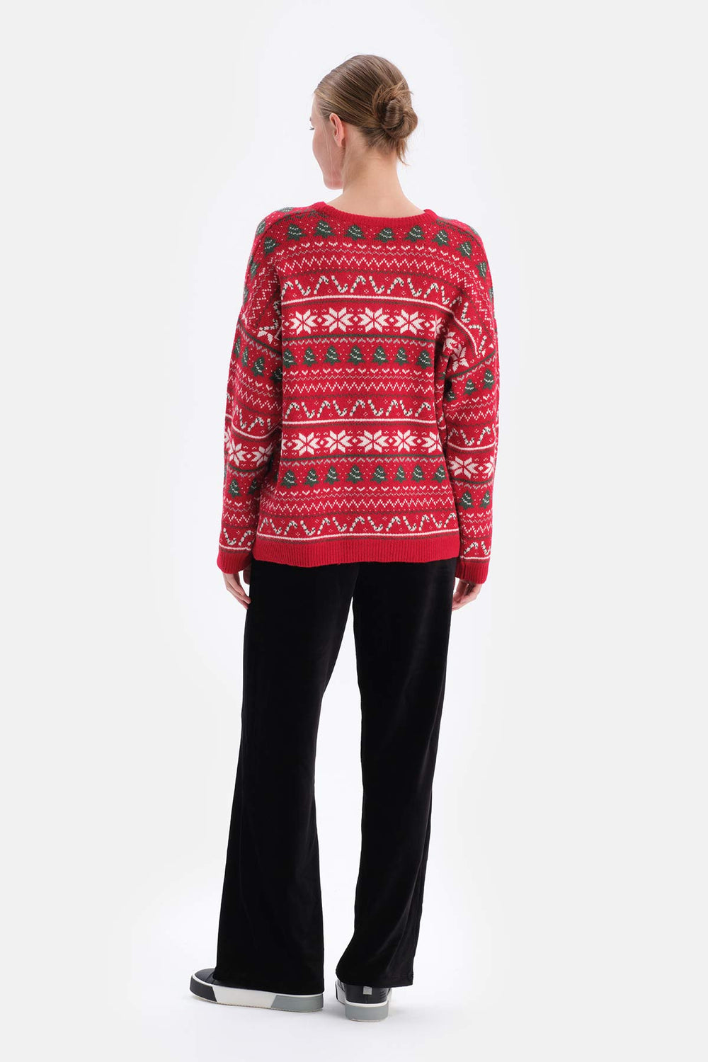 RED PULLOVER