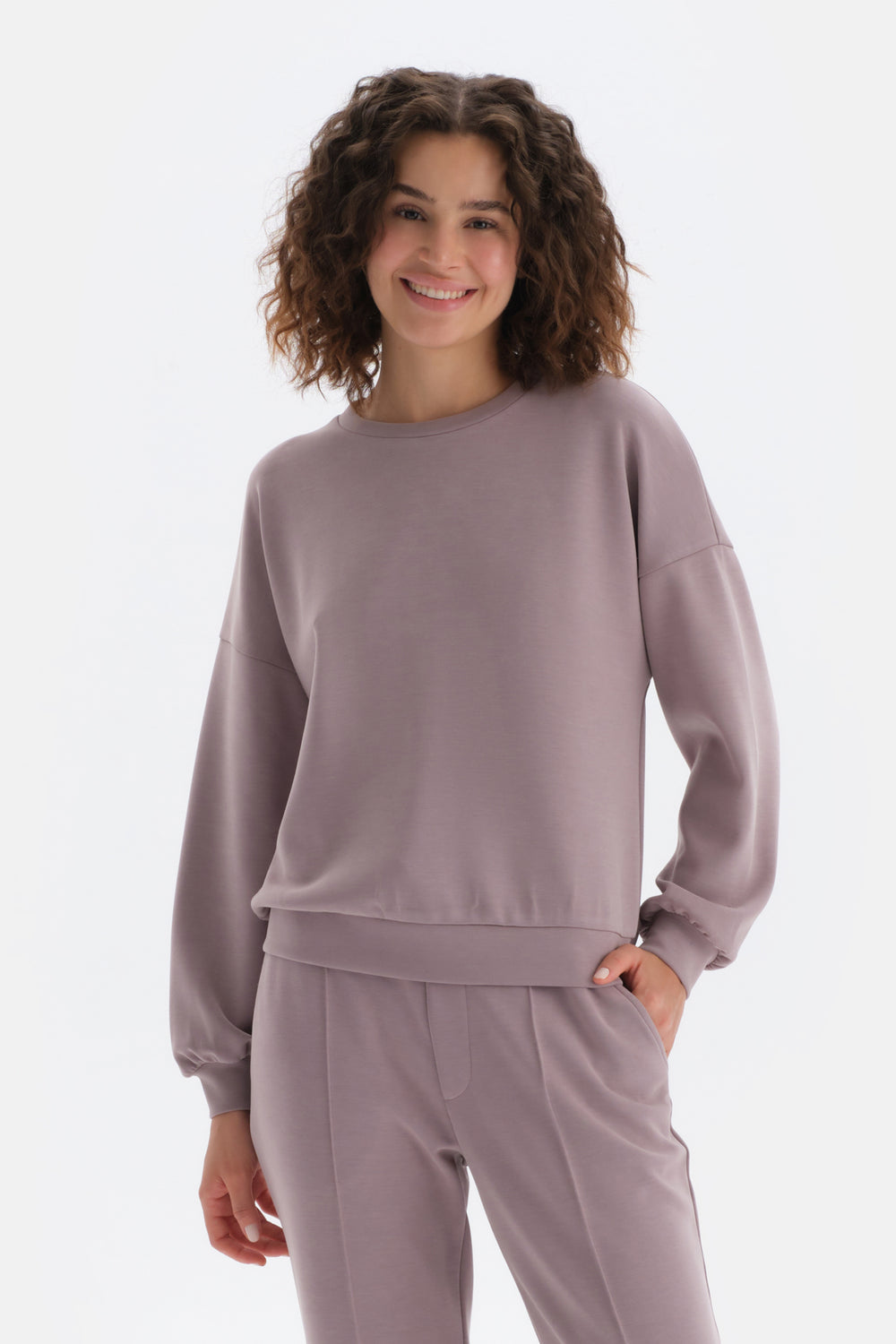 Light Lilac CREW-NECK  LONG SLEEVE SWEATSHIRT