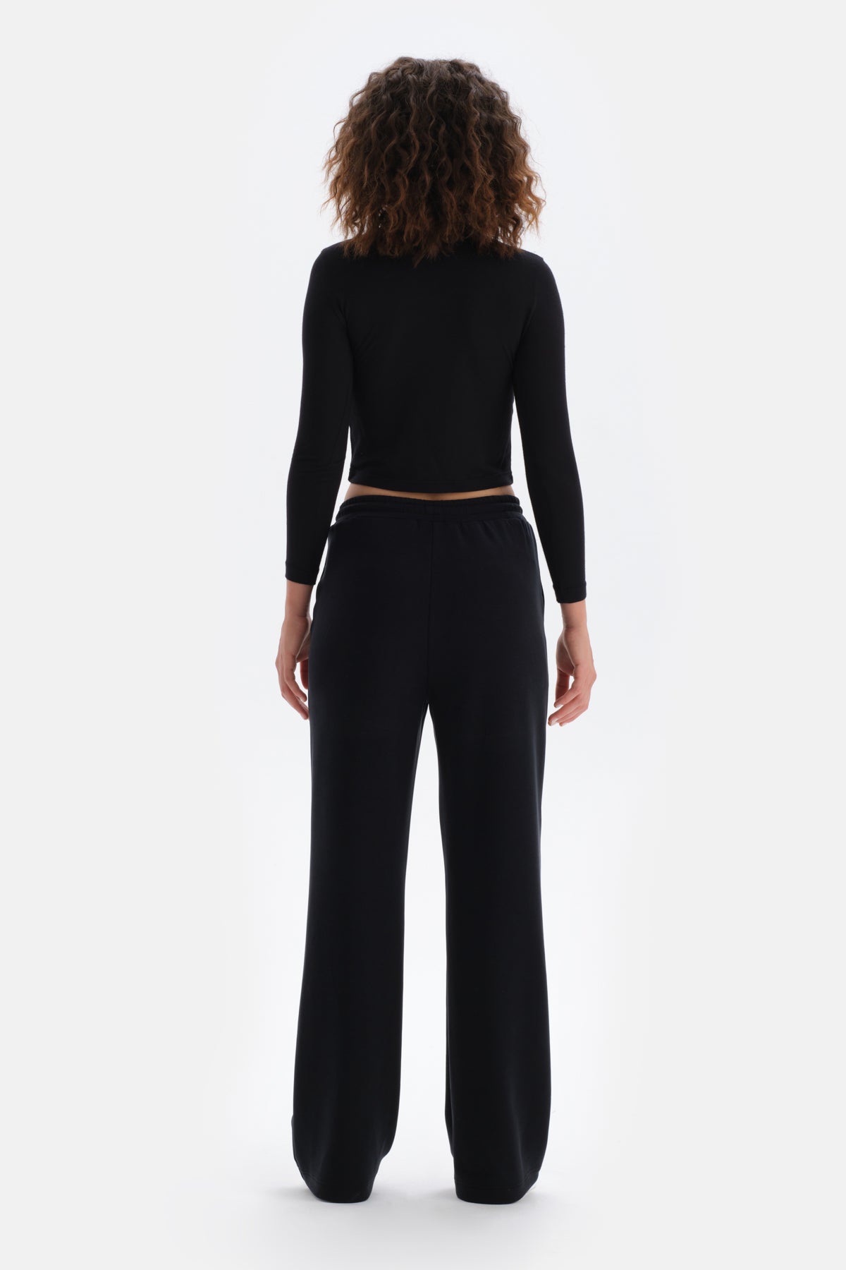 Black LONG SLEEVE BASIC T-SHIRT