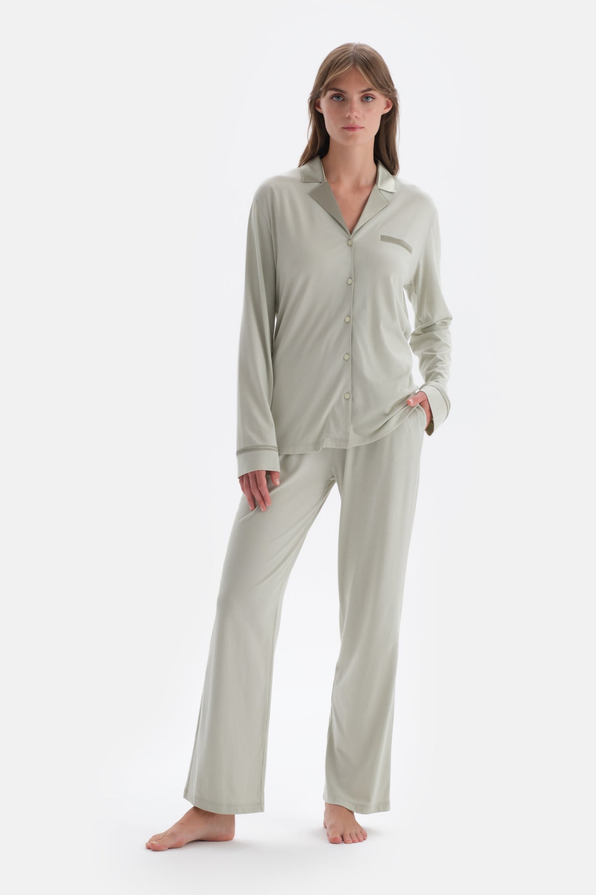 Açık Yeşil Saten Yaka Detaylı Örme Pijama Takımı