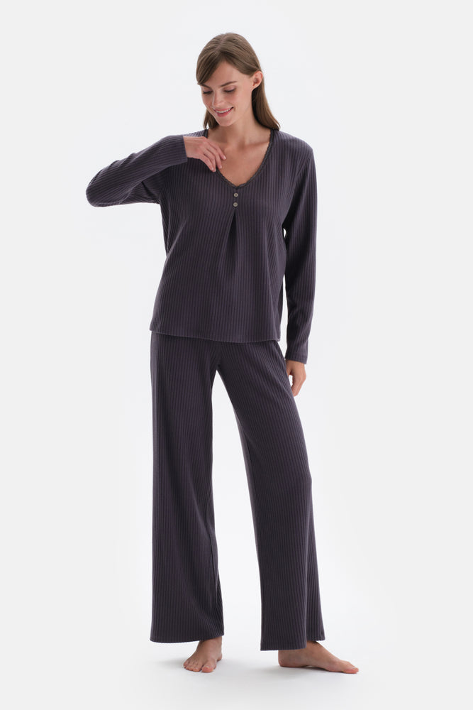 Antrasıt Dantel Detaylı Viskon Pijama Takımı