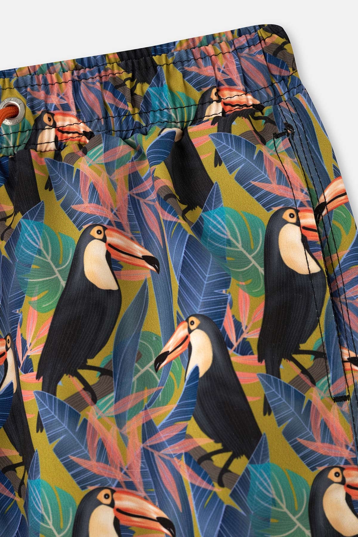 BLACK - GREEN SHORTS