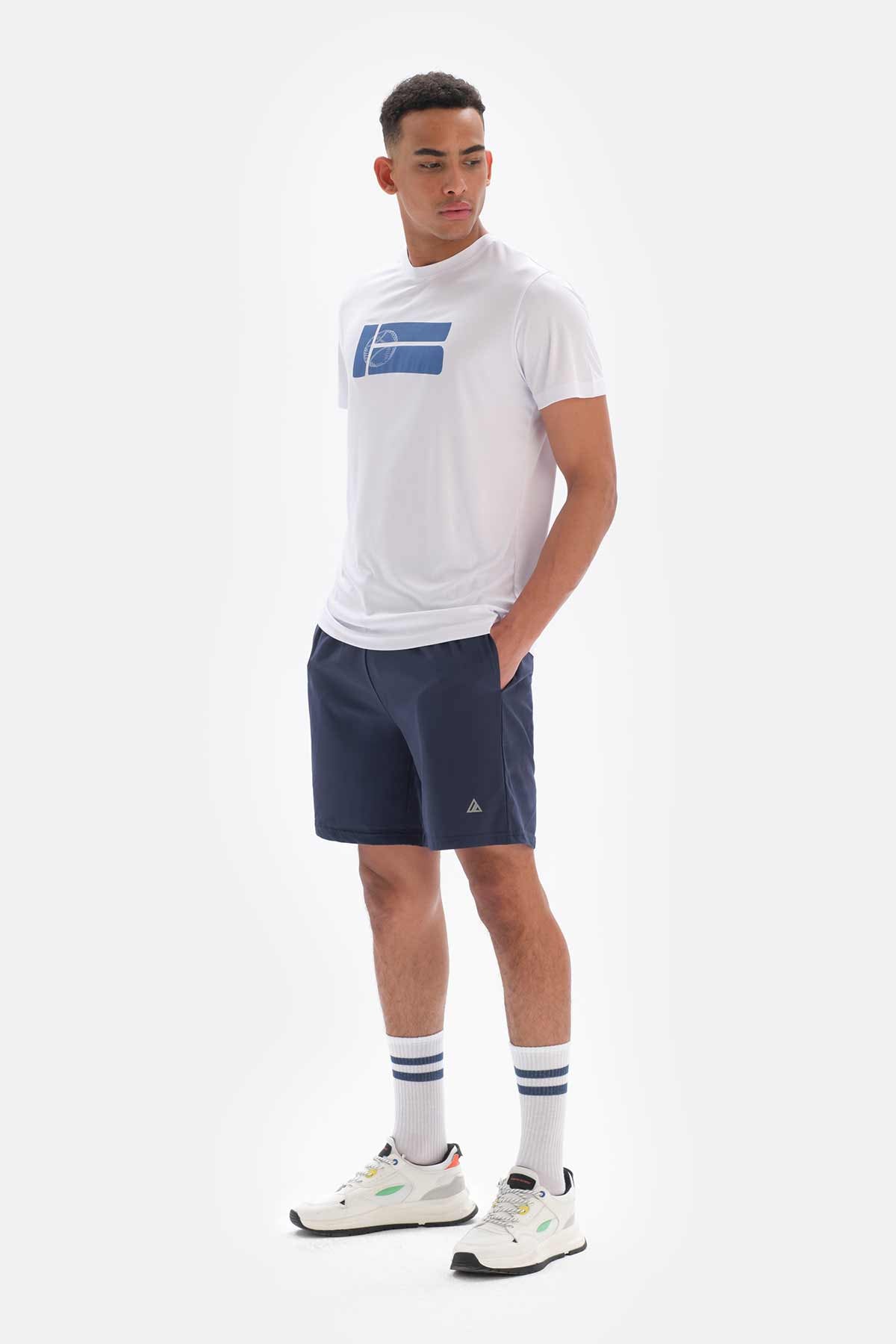 WHITE T-SHIRT