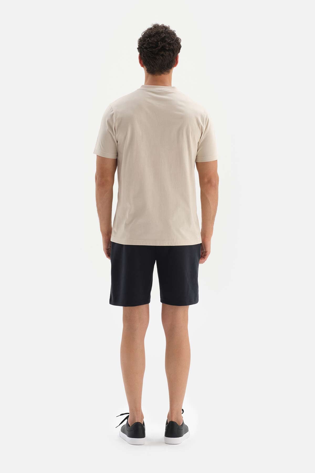 BEIGE V-NECK BASIC SUPIMA T-SHIRT
