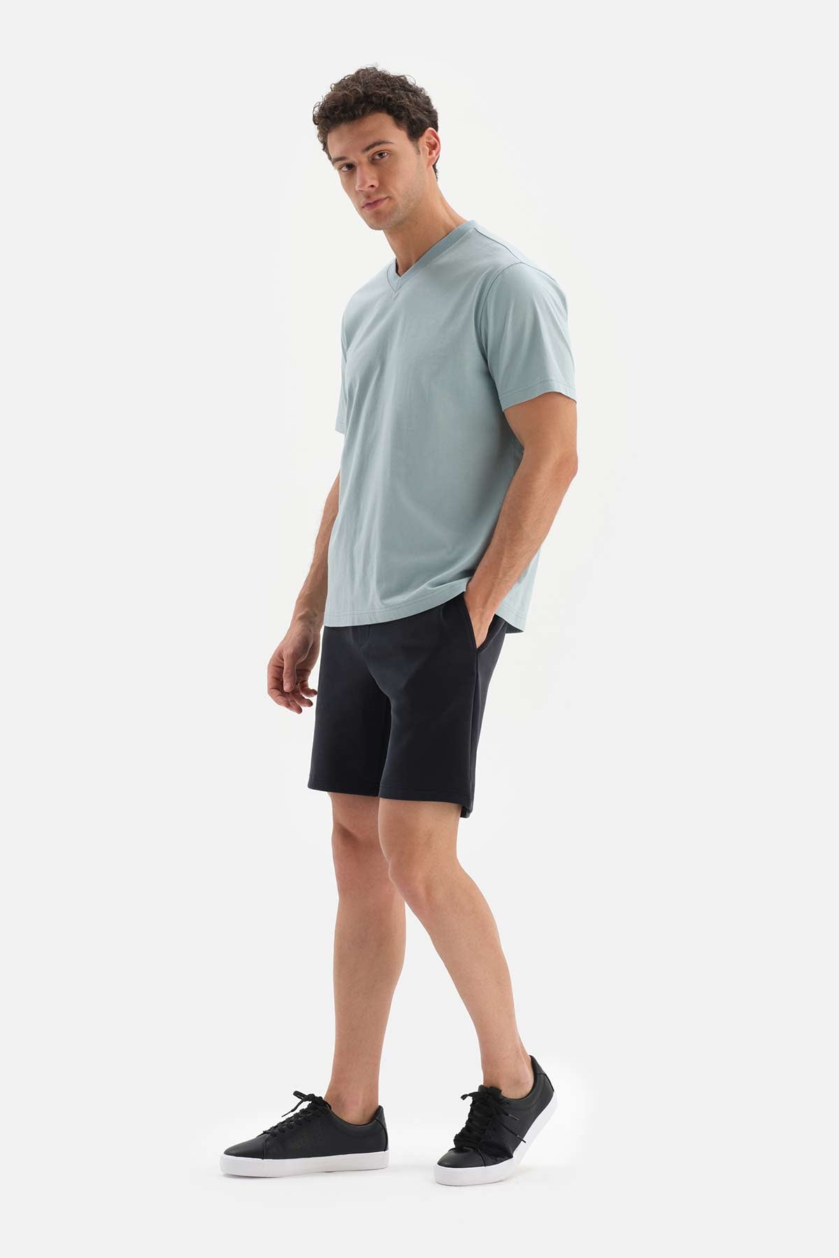 BLUE V-NECK BASIC SUPIMA T-SHIRT