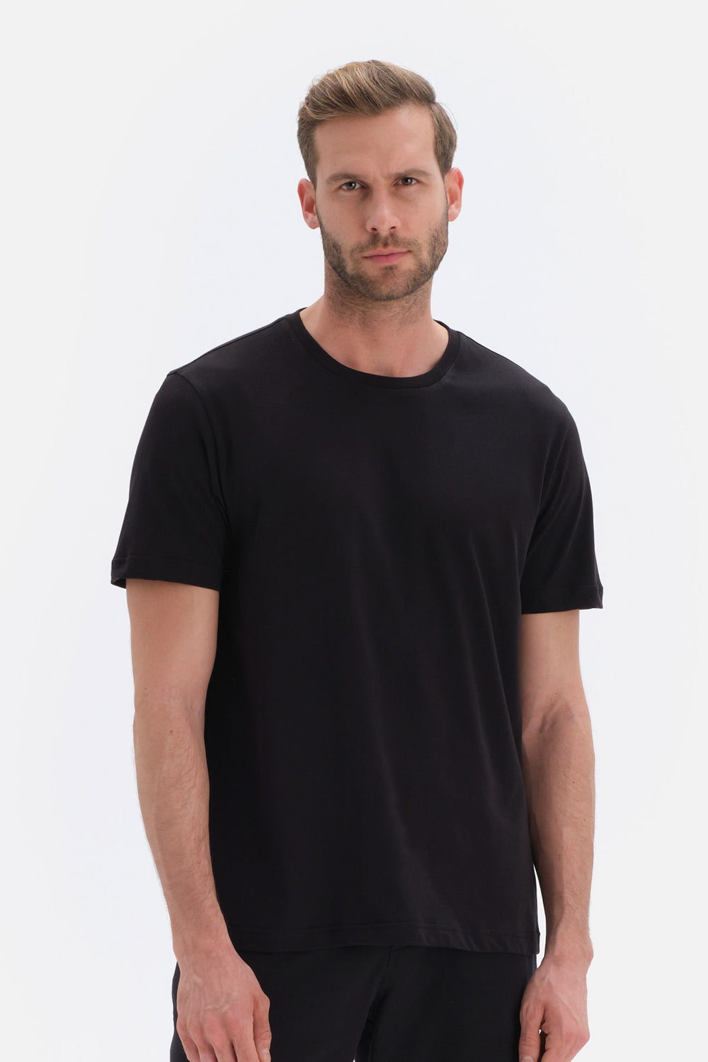 BLACK T-SHIRT