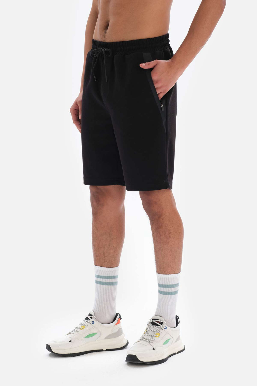 BLACK SHORTS