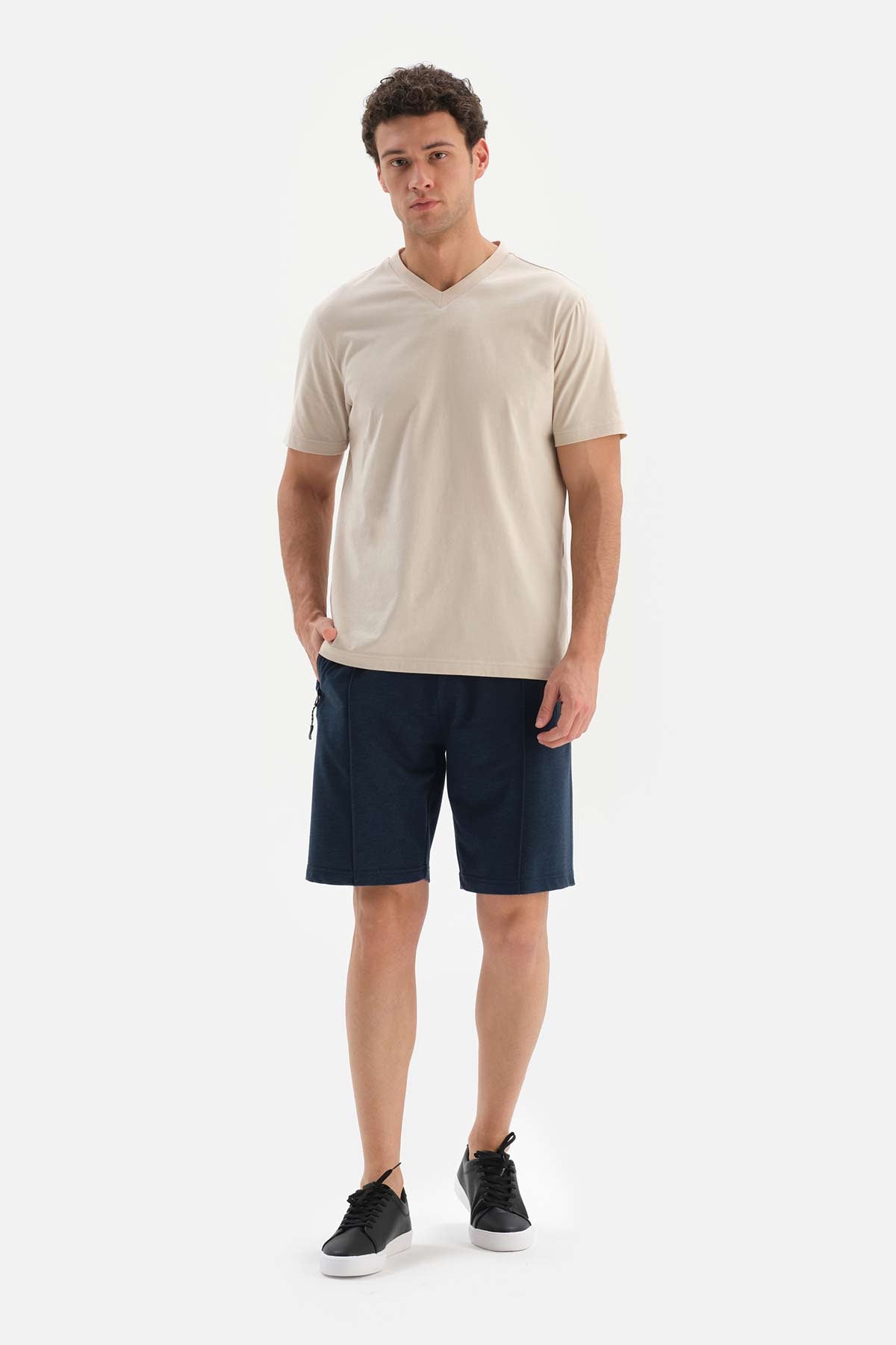 NAVY TWO THREAD SHORTS WITH POCKETS