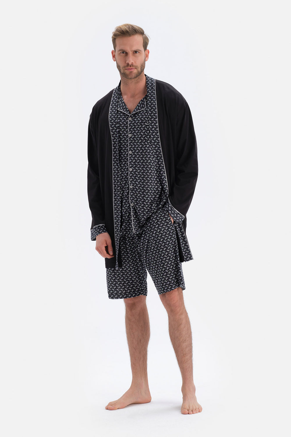 BLACK ROBE