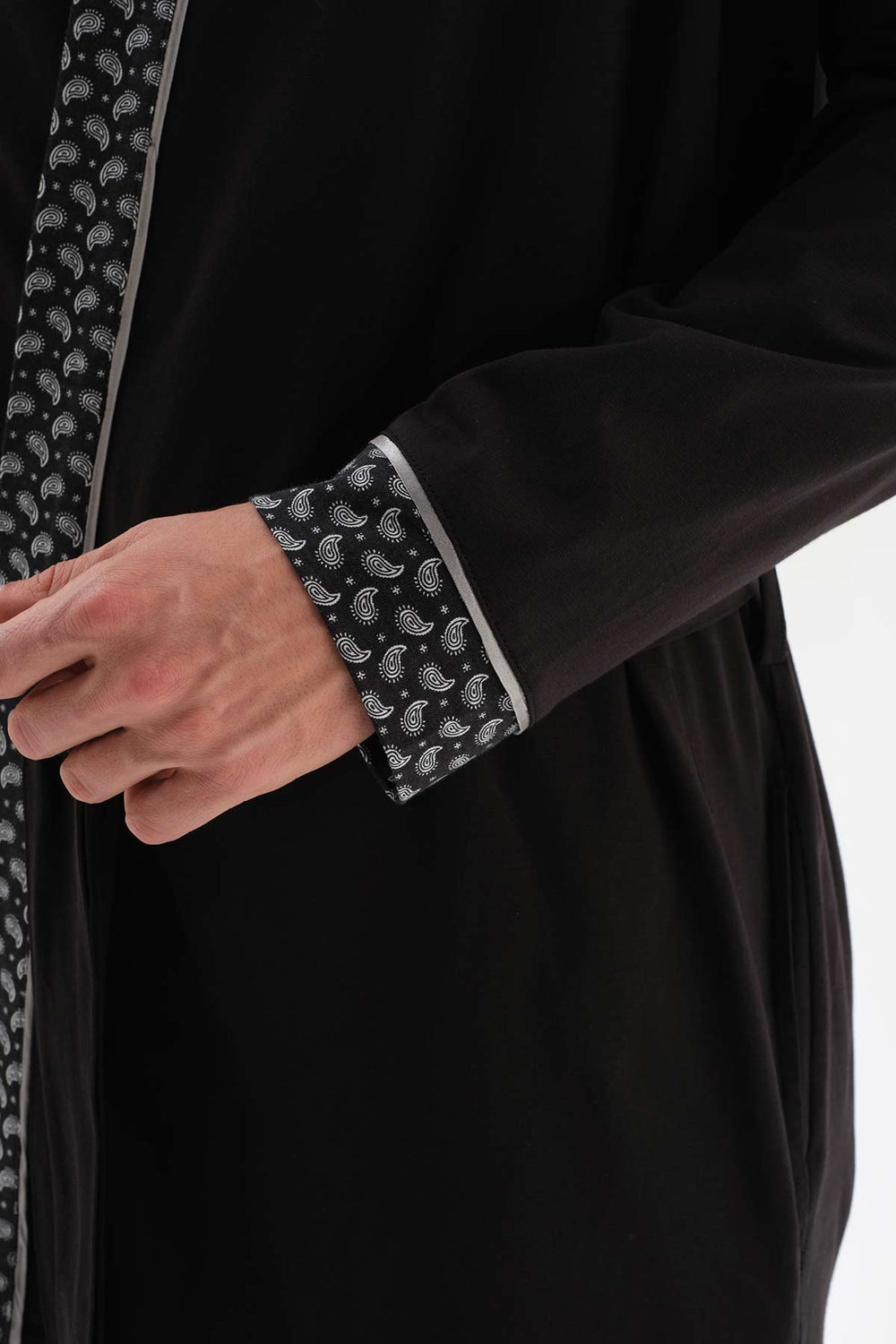 BLACK ROBE