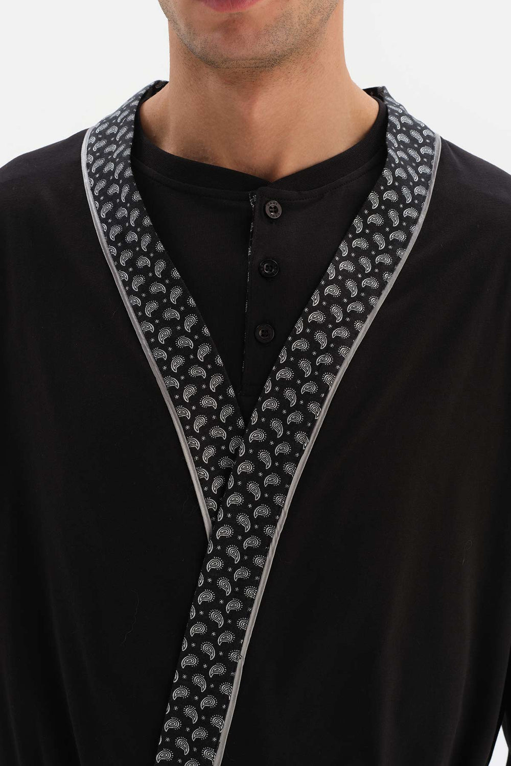 BLACK ROBE