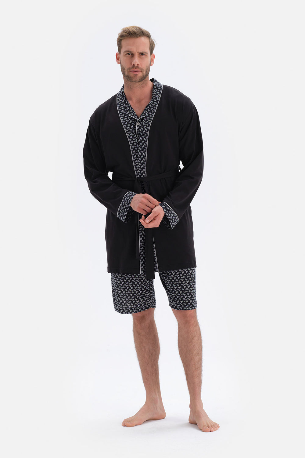BLACK ROBE