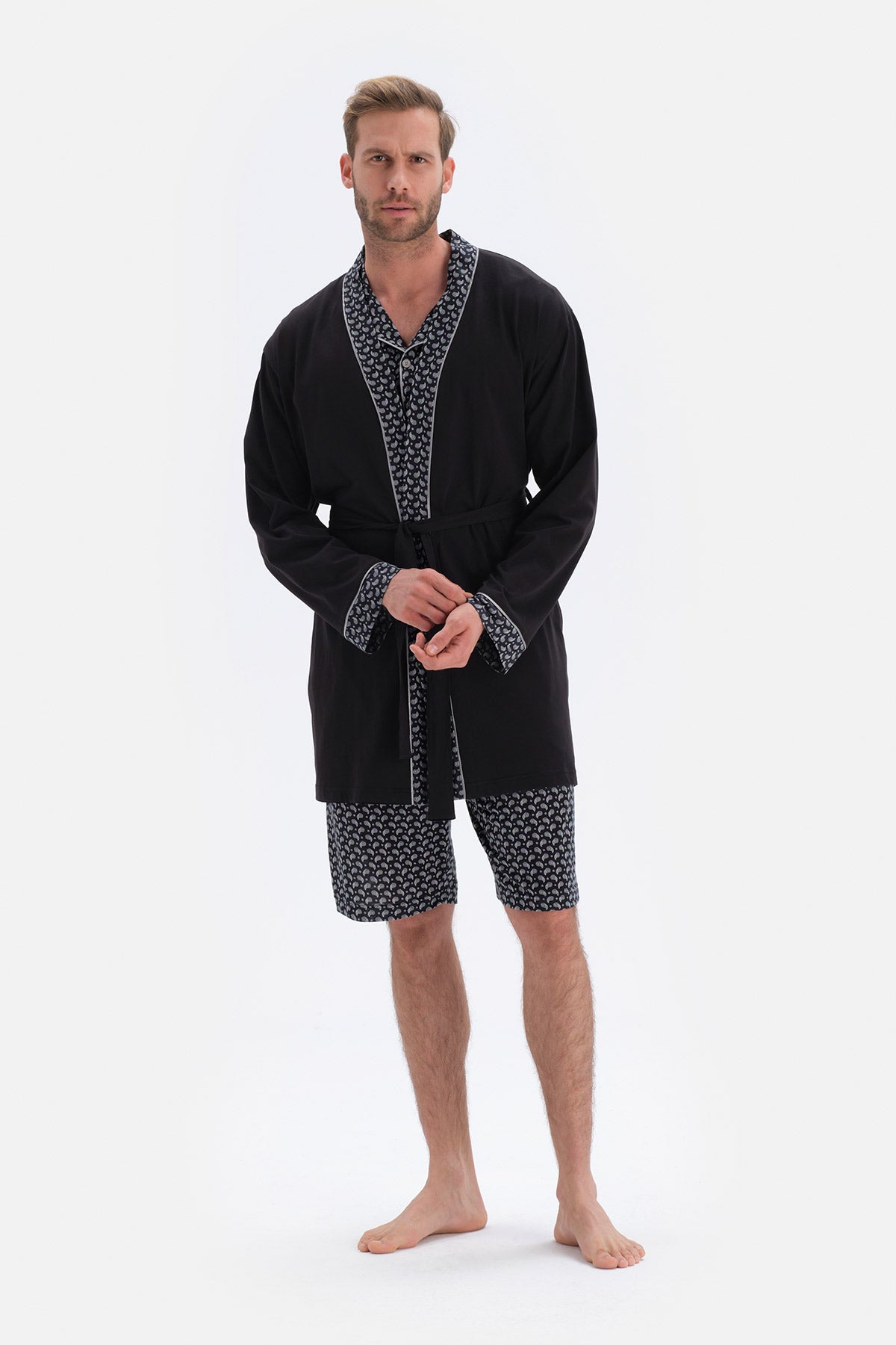 BLACK ROBE
