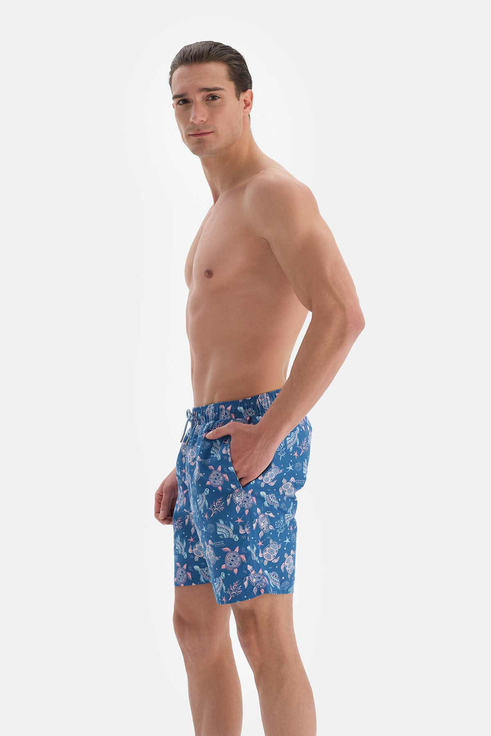 Turkuaz Caretta Desenli Orta Deniz Şortu