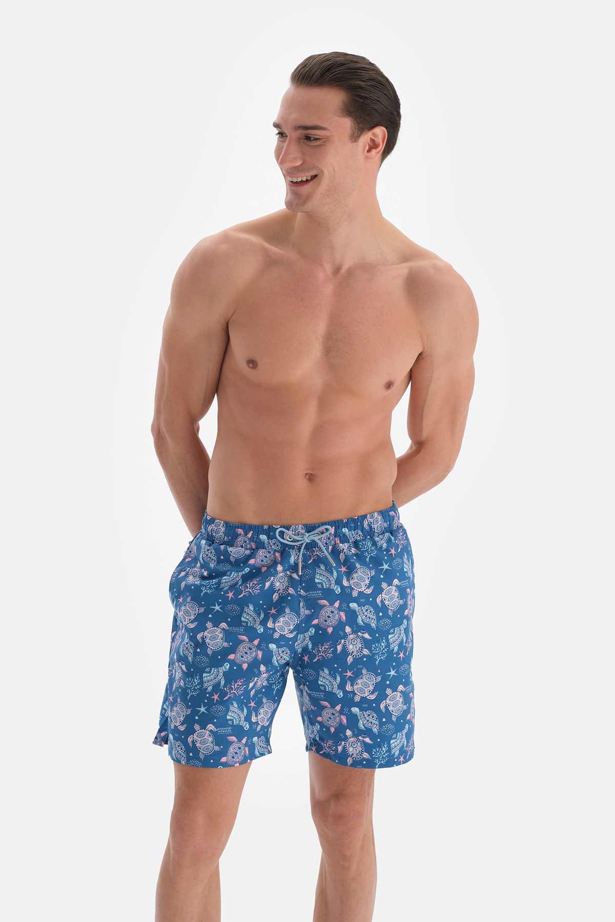 Turkuaz Caretta Desenli Orta Deniz Şortu