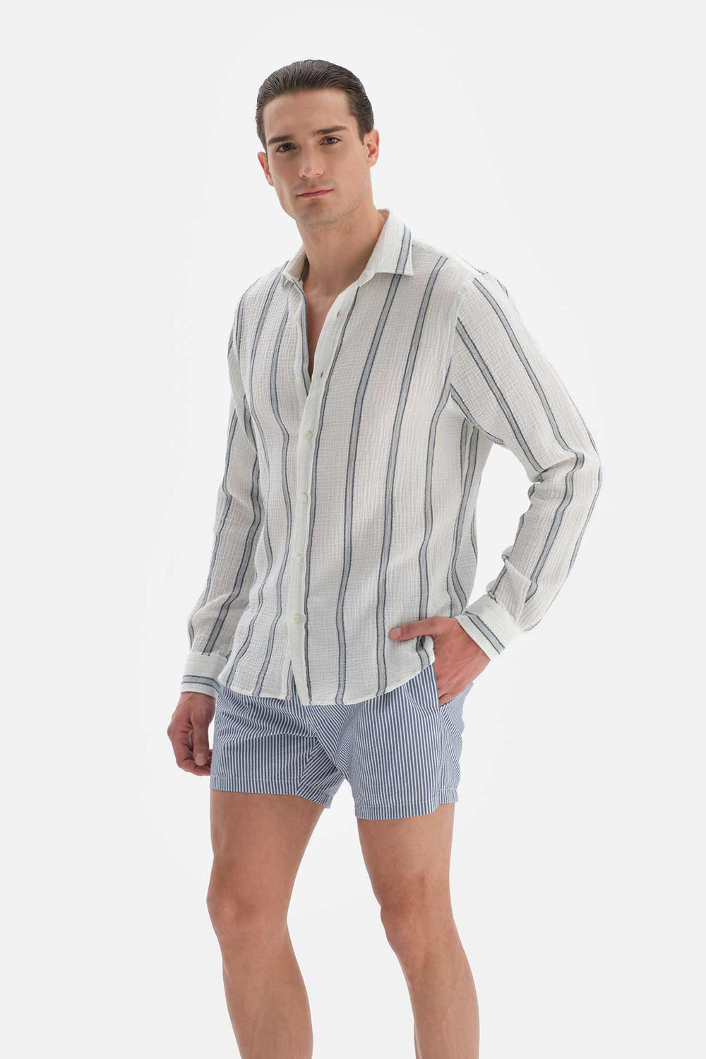 NAVY - WHITE SHORTS