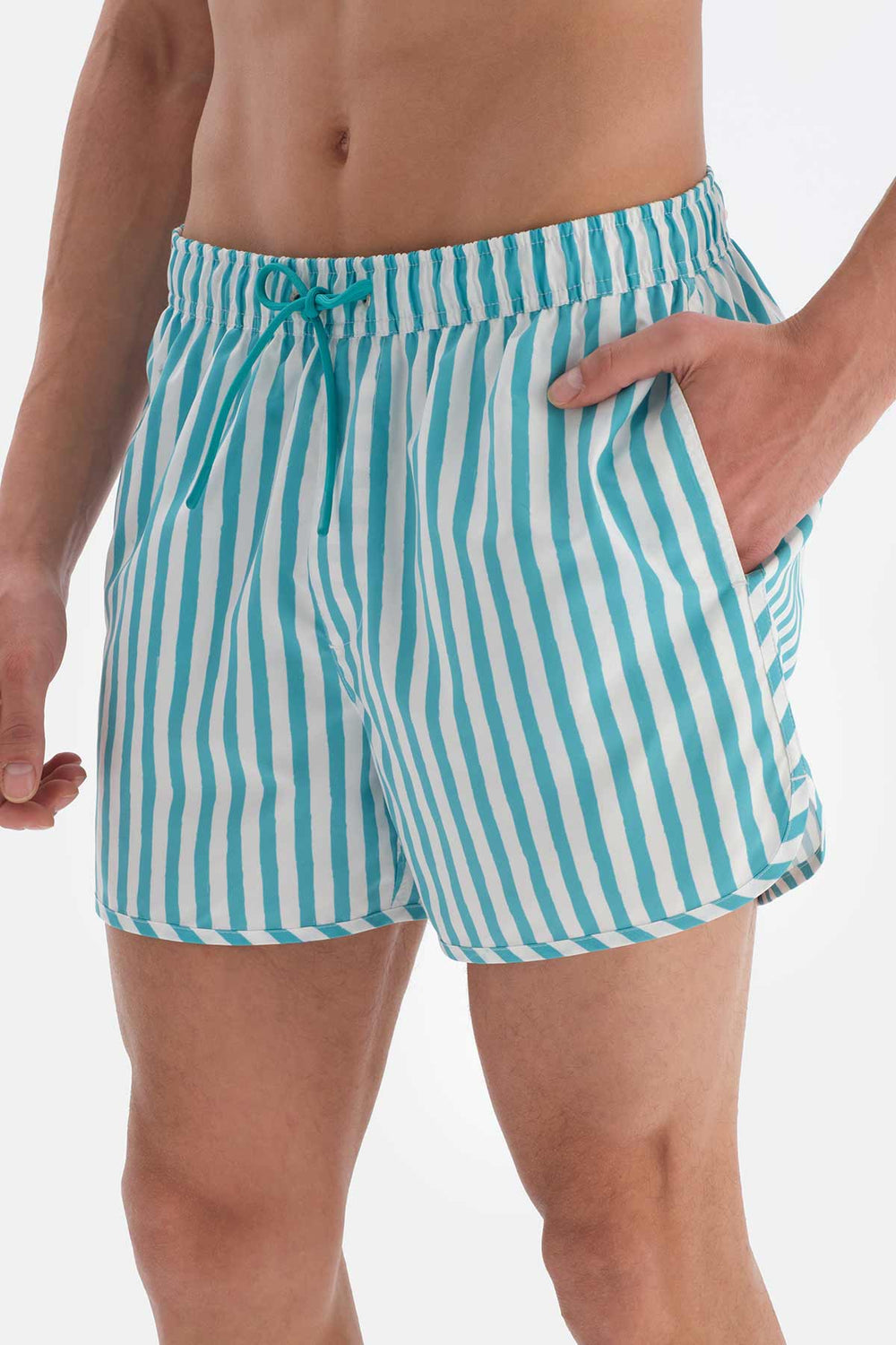 Yeşil-Beyaz Çizgili Mini Deniz Şortu