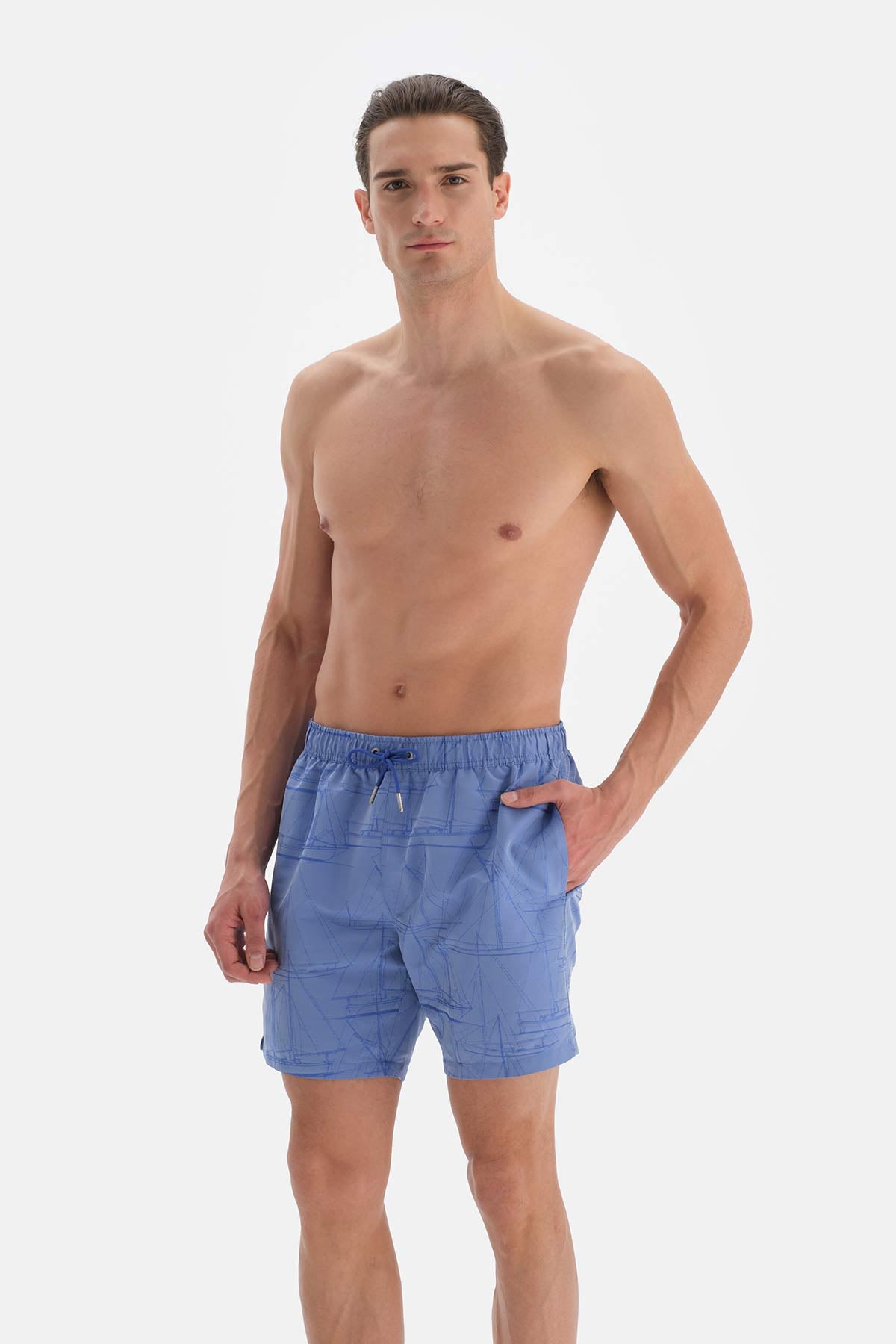 Indigo Yelken Desenli Orta Deniz Şortu