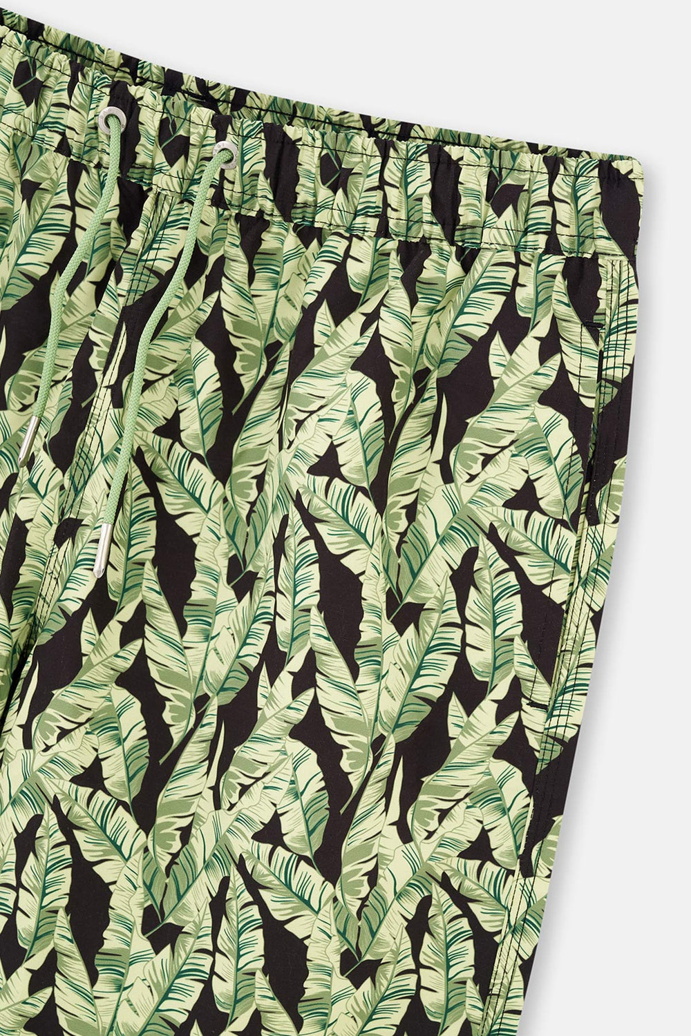 BLACK - GREEN SHORTS