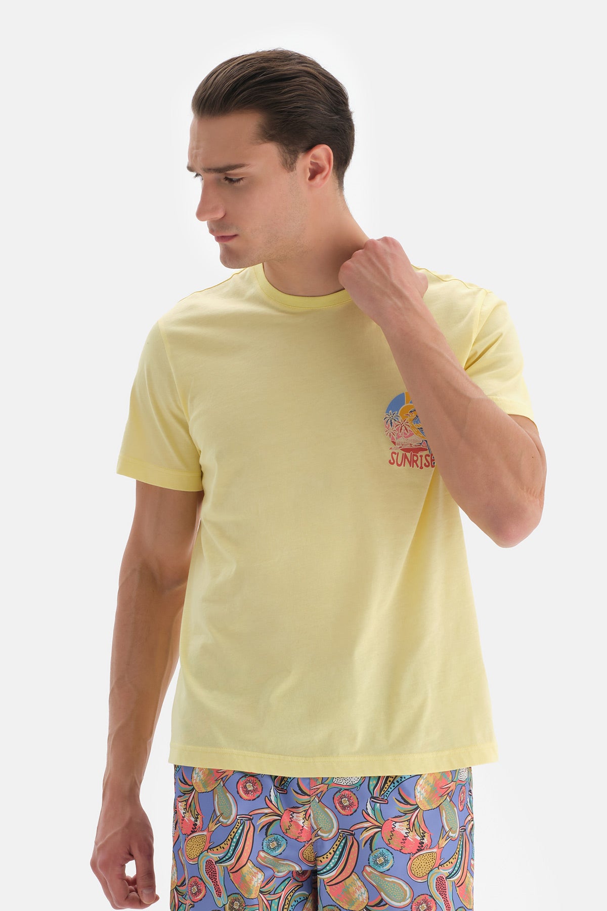 LIGHT YELLOW T-SHIRT