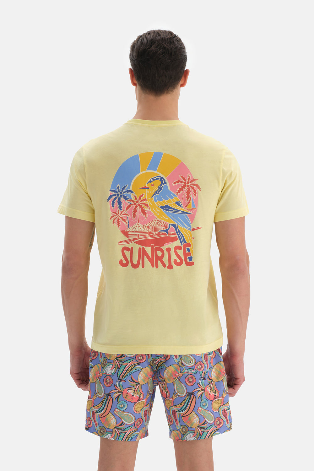 LIGHT YELLOW T-SHIRT