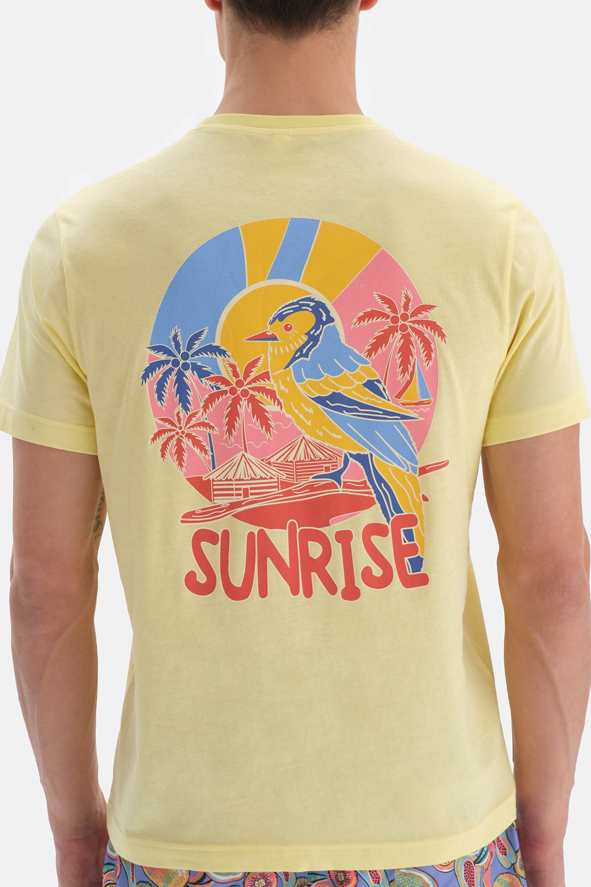 LIGHT YELLOW T-SHIRT