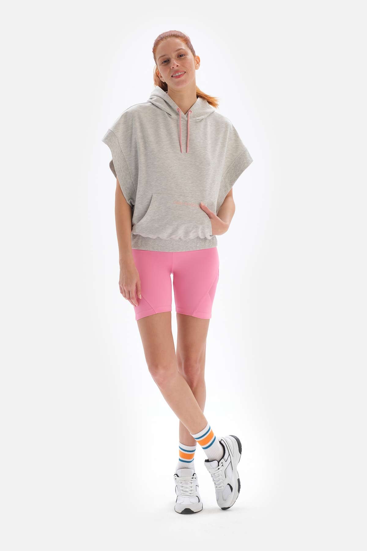 LIGHT GREY SWEATSHIRT