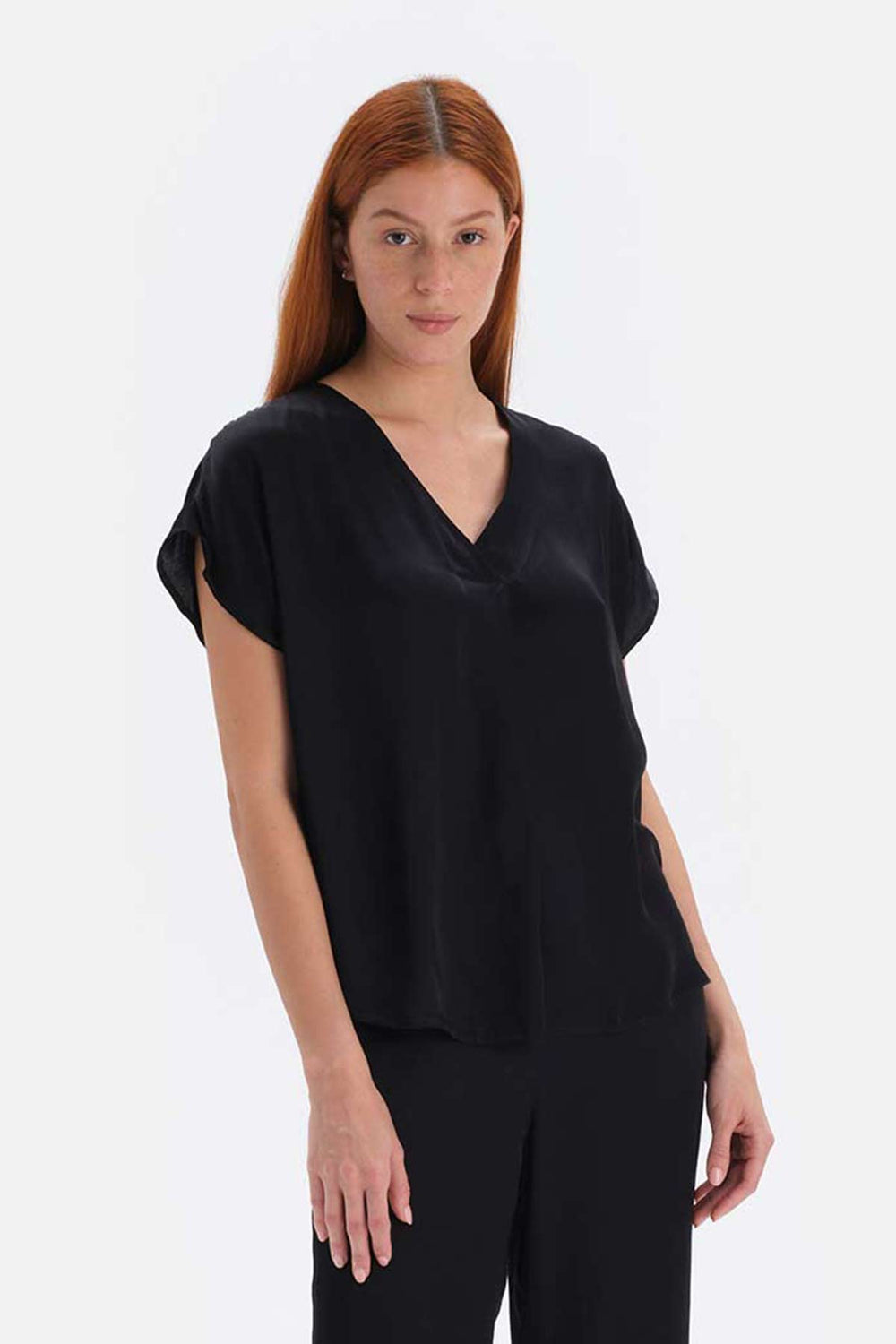 BLACK BLOUSE
