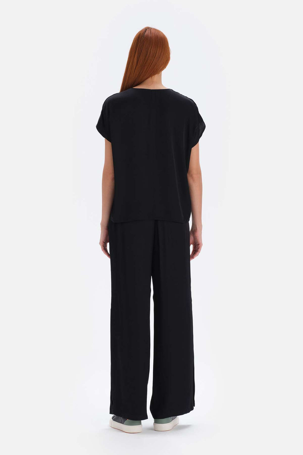 BLACK BLOUSE