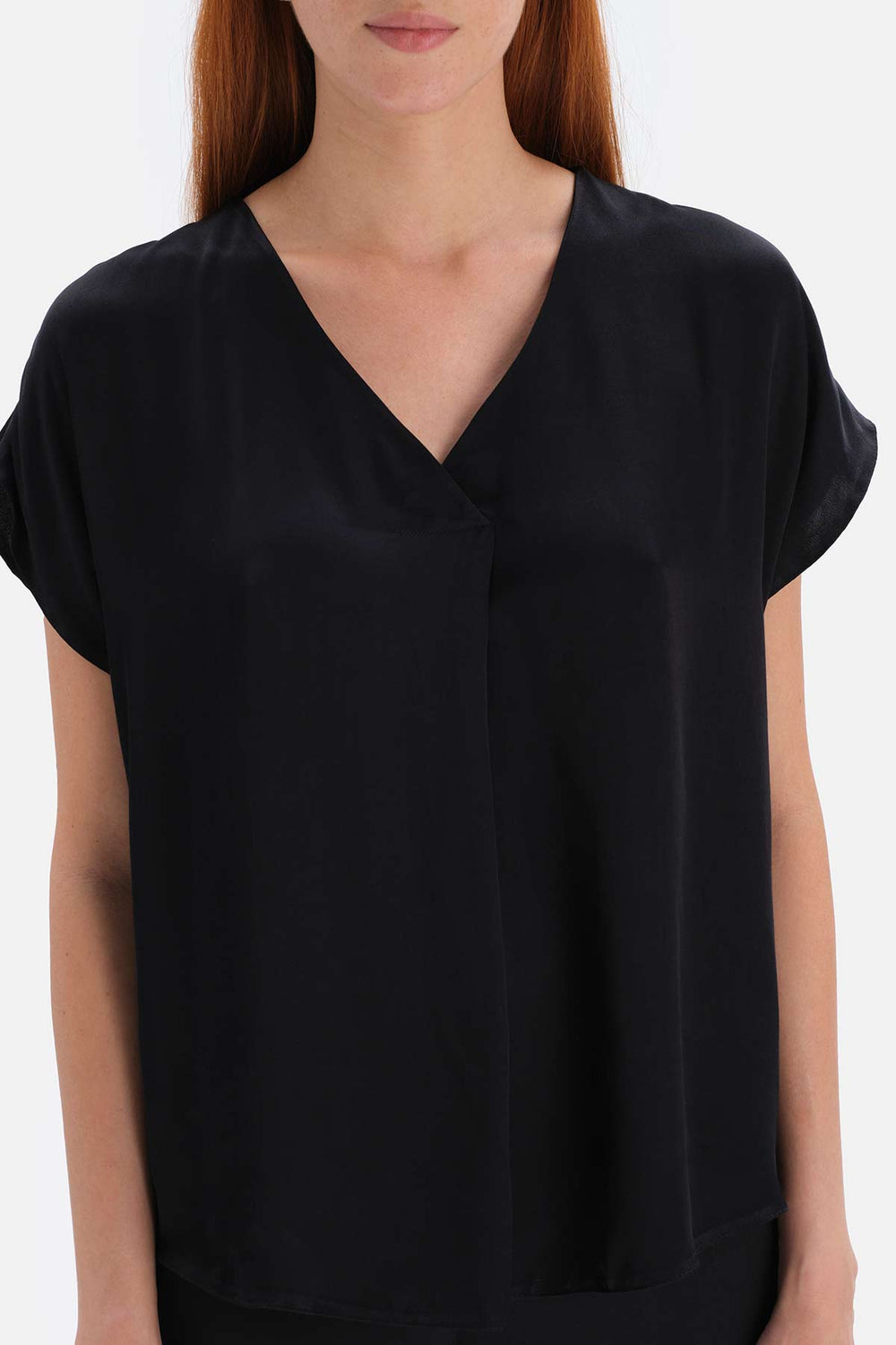 BLACK BLOUSE