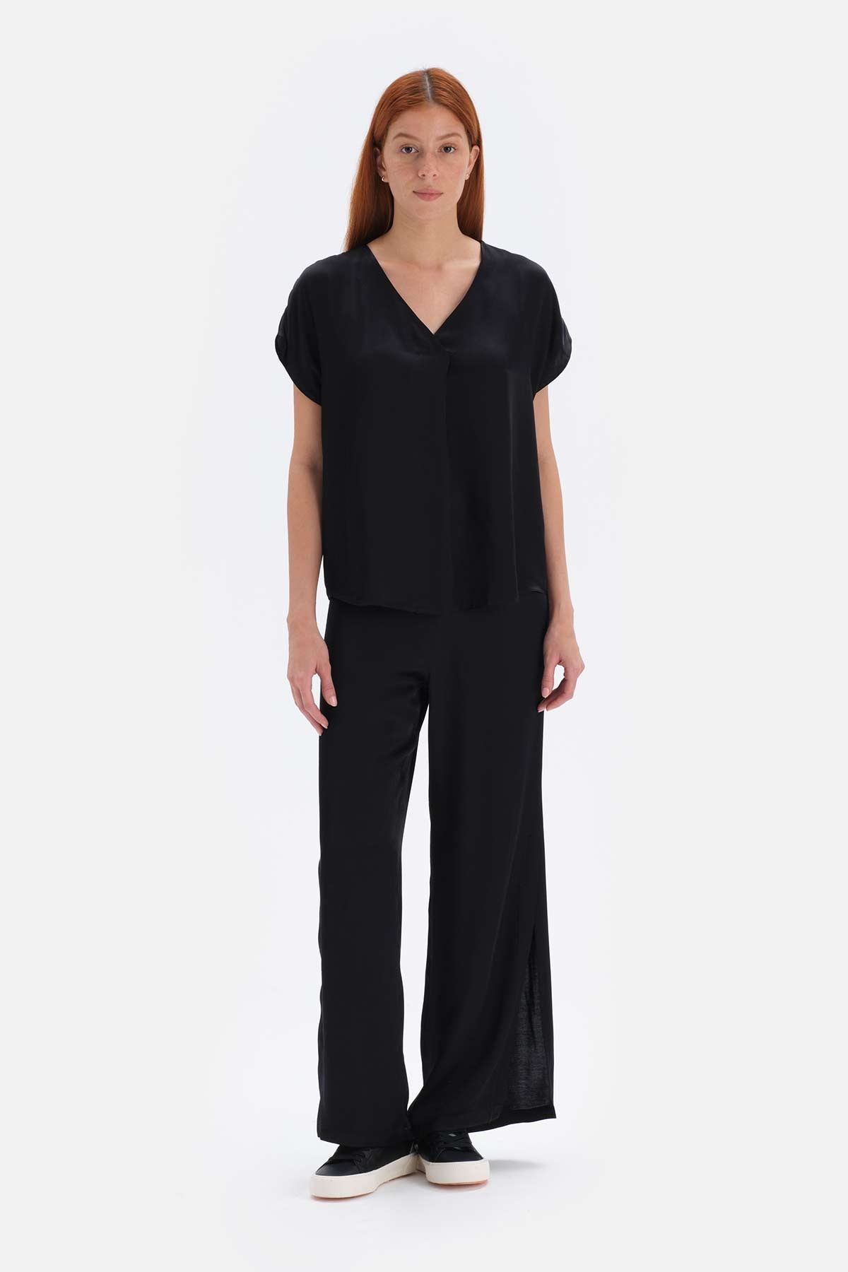 BLACK BLOUSE