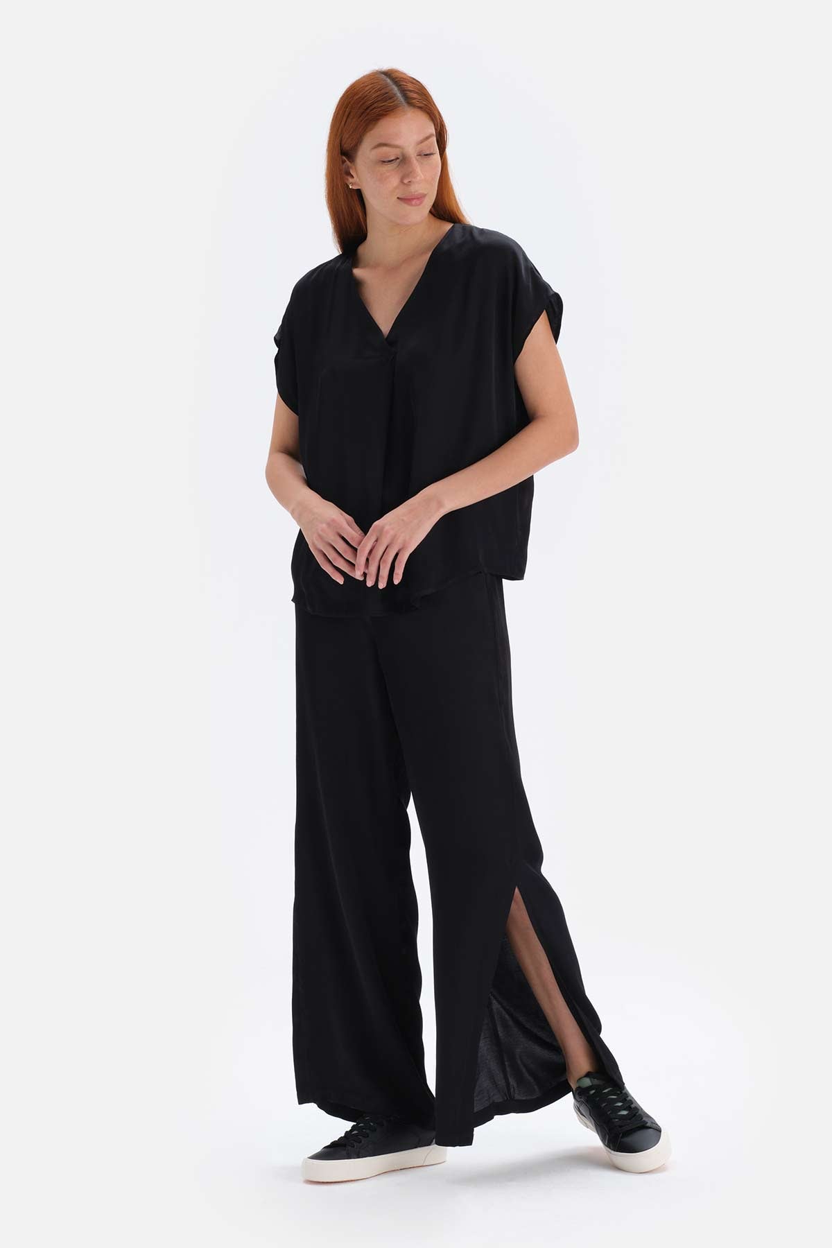 BLACK BLOUSE