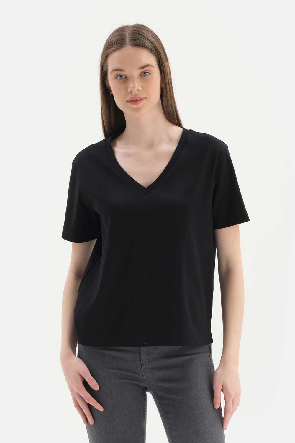 BLACK T-SHIRT