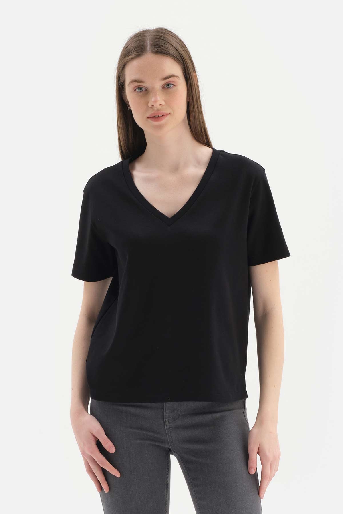 BLACK T-SHIRT