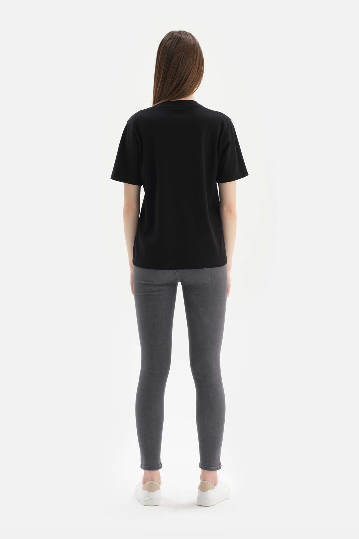BLACK T-SHIRT