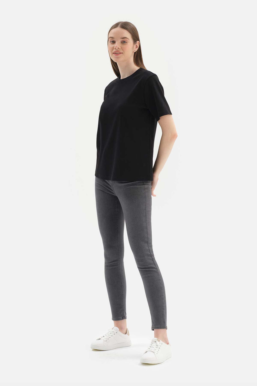 BLACK T-SHIRT