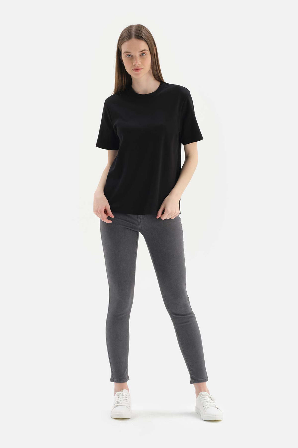 BLACK T-SHIRT