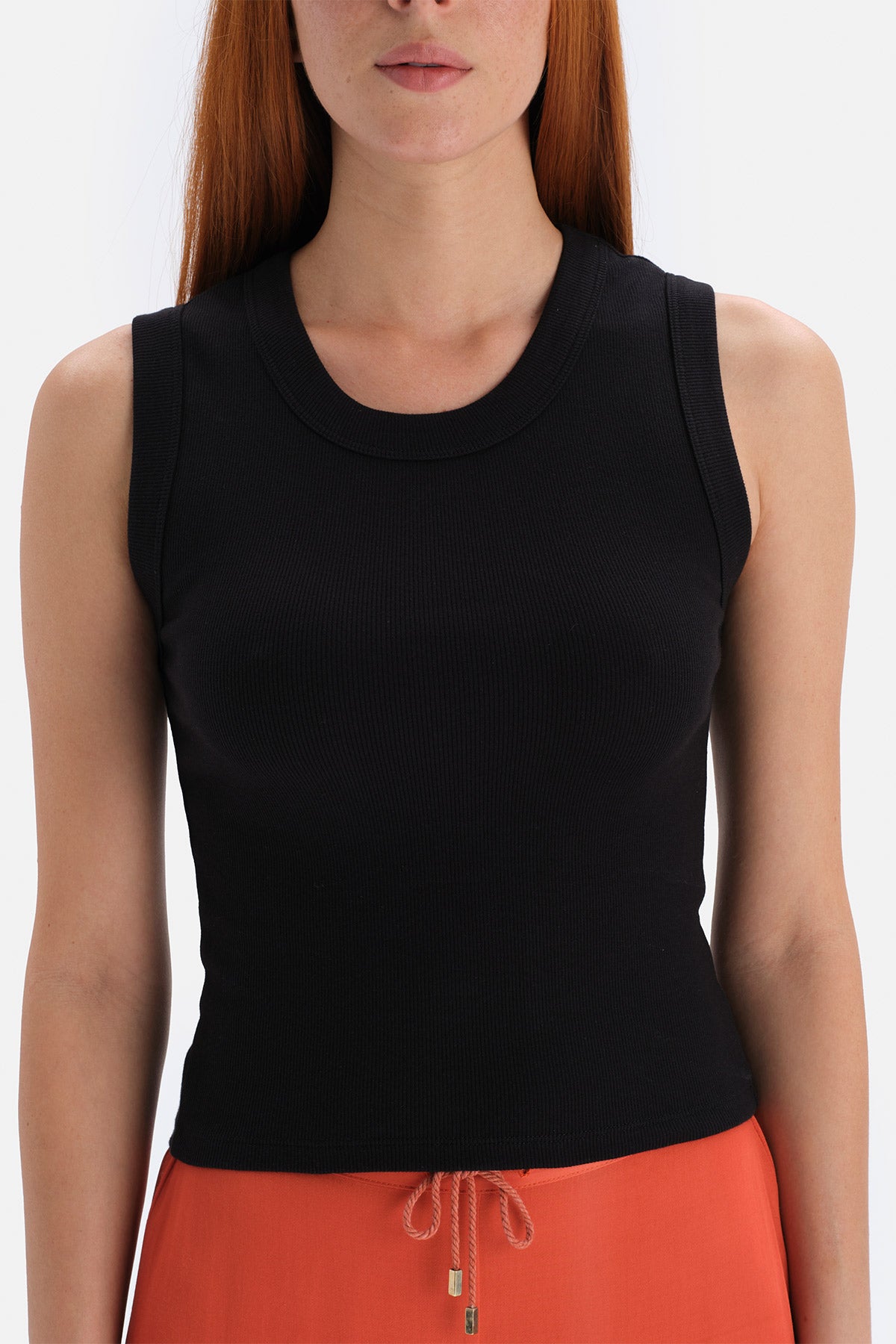 BLACK TANKTOP