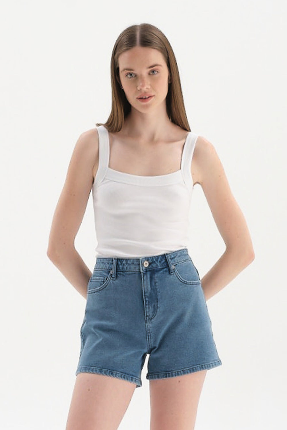 WHITE STRAPPY ATHLET