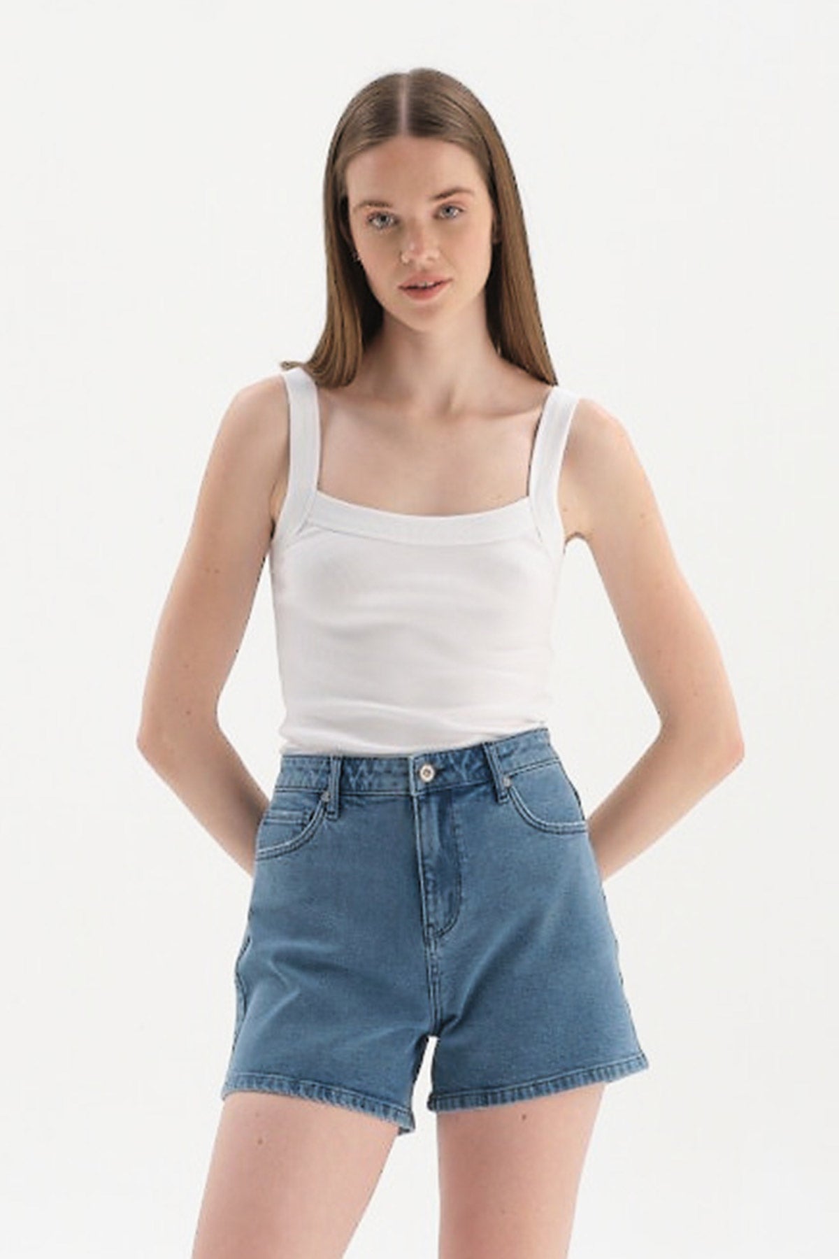 WHITE STRAPPY ATHLET