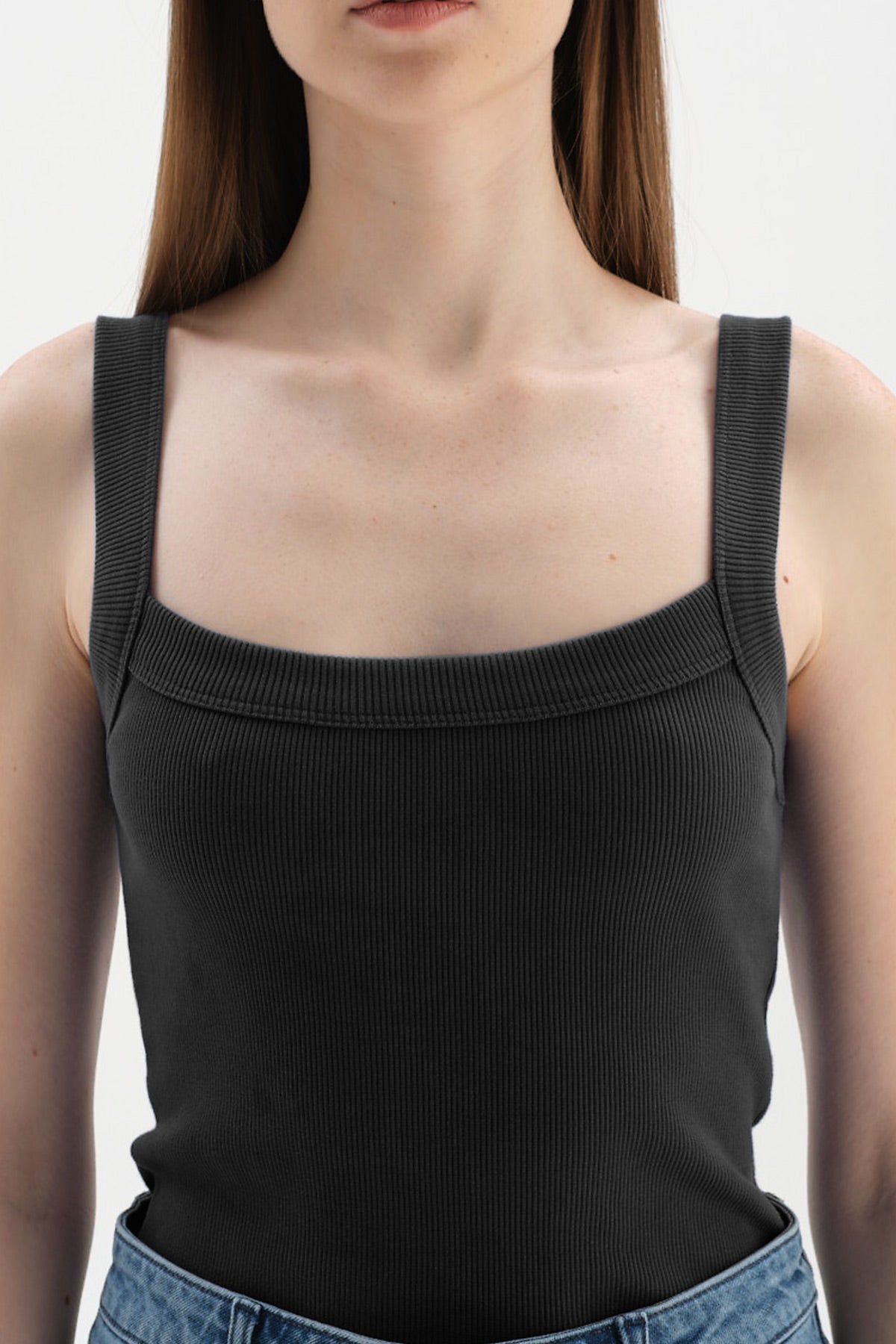 BLACK STRAPPY ATHLET