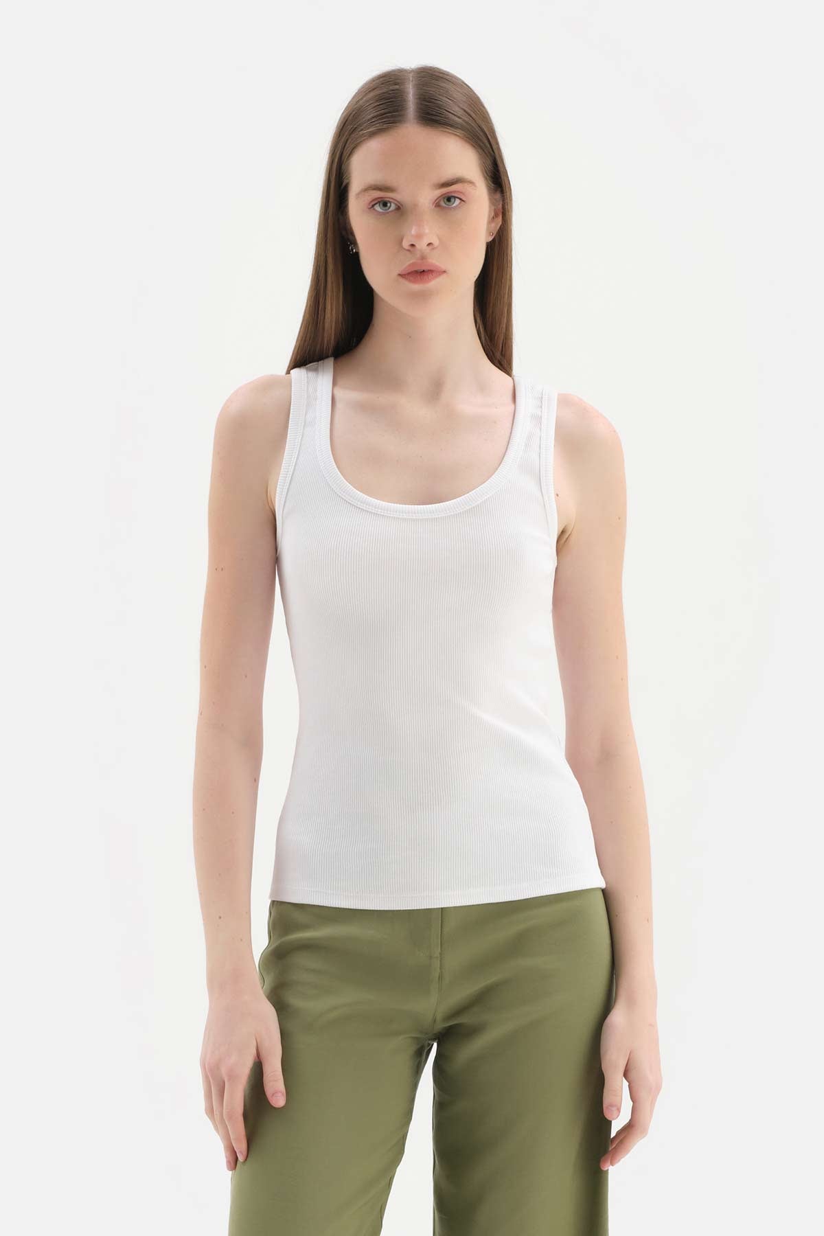 WHITE THICK STRAP RIBBED ATHLET