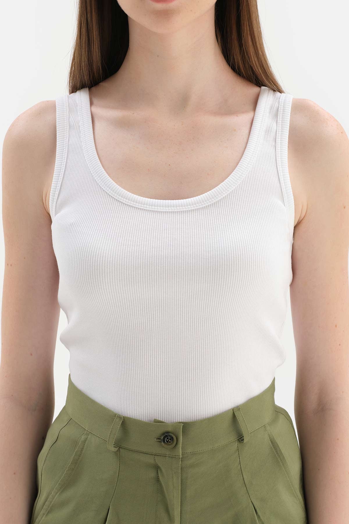 WHITE THICK STRAP RIBBED ATHLET