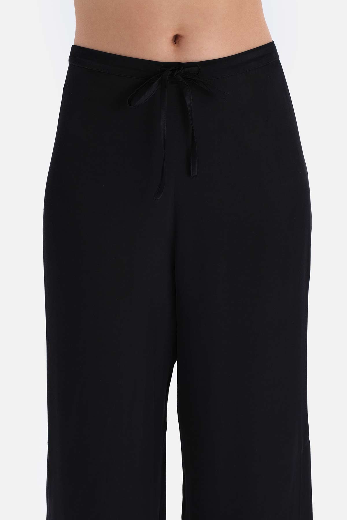 BLACK TROUSERS